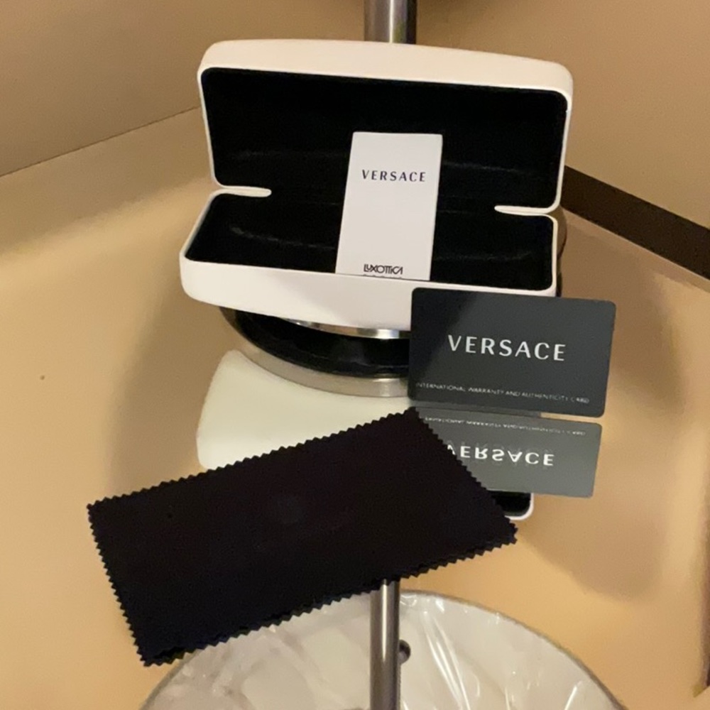 Versace sunglasses - Picture 2 of 8